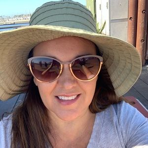 Meet your Posher, Gina